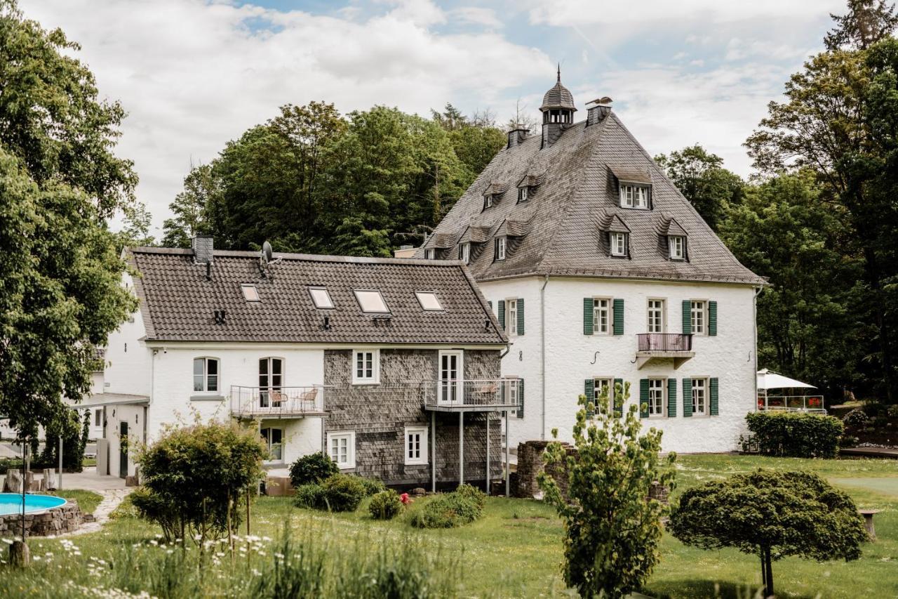 Hotel Gut Landscheid Burscheid Exteriör bild